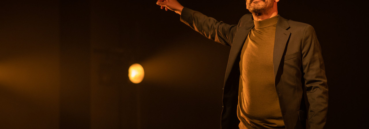 PRESO EN LA ESPERANZA / TRAPPED IN HOPE / مسجون في الأمل